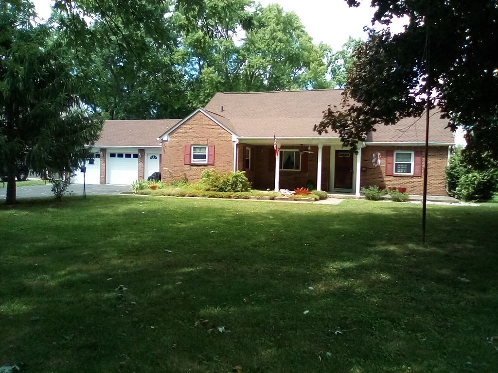 8 S  Park Dr, Anderson, IN 46011