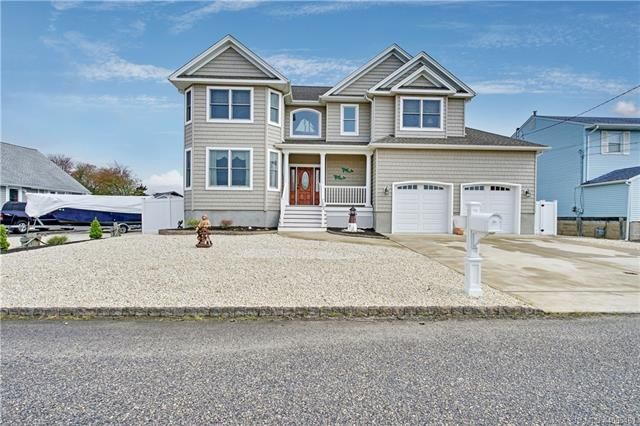 1002 Capstan Dr, Forked River, NJ 08731