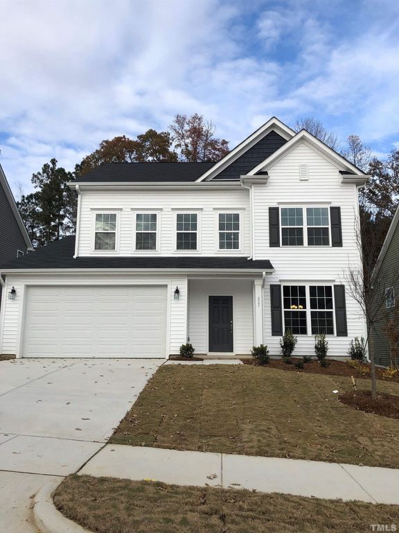 104 Teaser Dr, Fuquay Varina, NC 27526