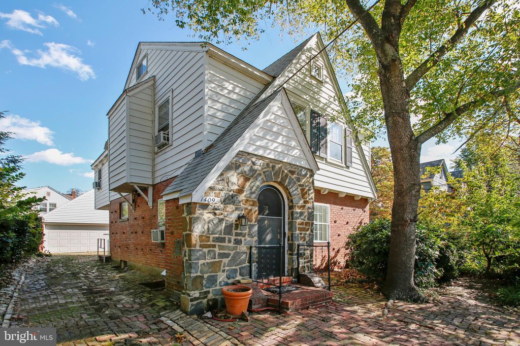 1409 N Wakefield St, Arlington, VA 22207