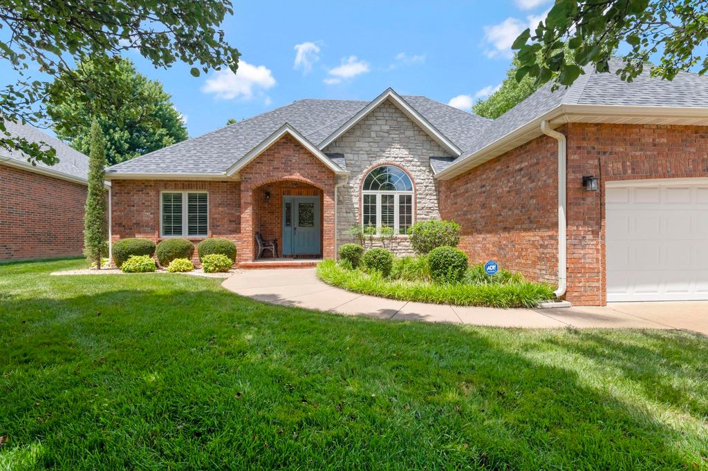 593 E Montrose Drive, Springfield, MO 65810