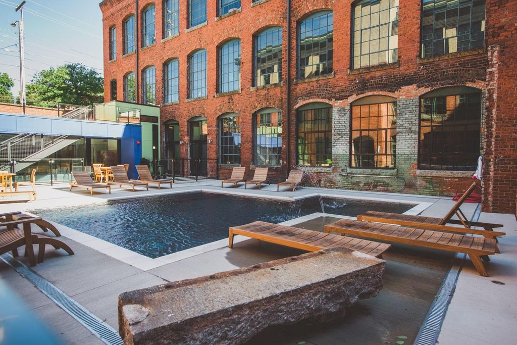 2323 E Main St, Richmond, VA 23223