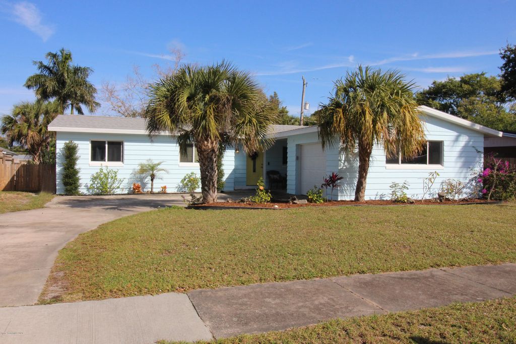 18 Brandy Ln, Merritt Island, FL 32952