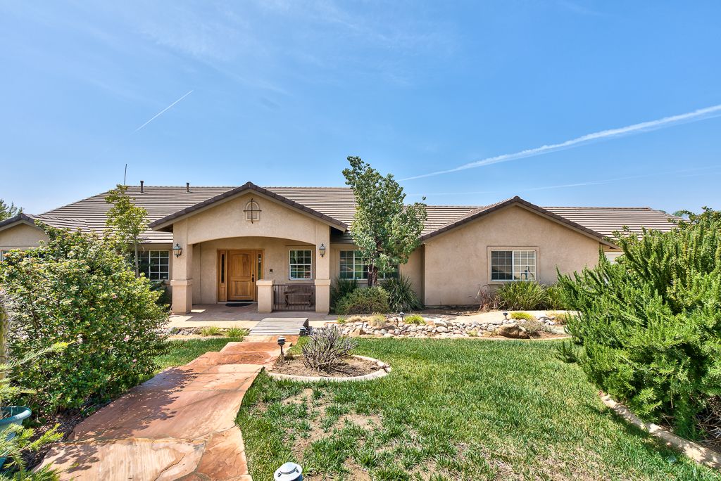 18697 Dallas Ave, Riverside, CA 92508