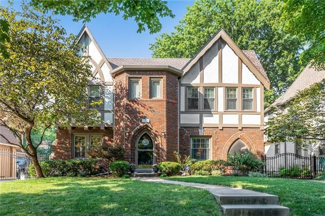 1008 W 70th Ter, Kansas City, MO 64113