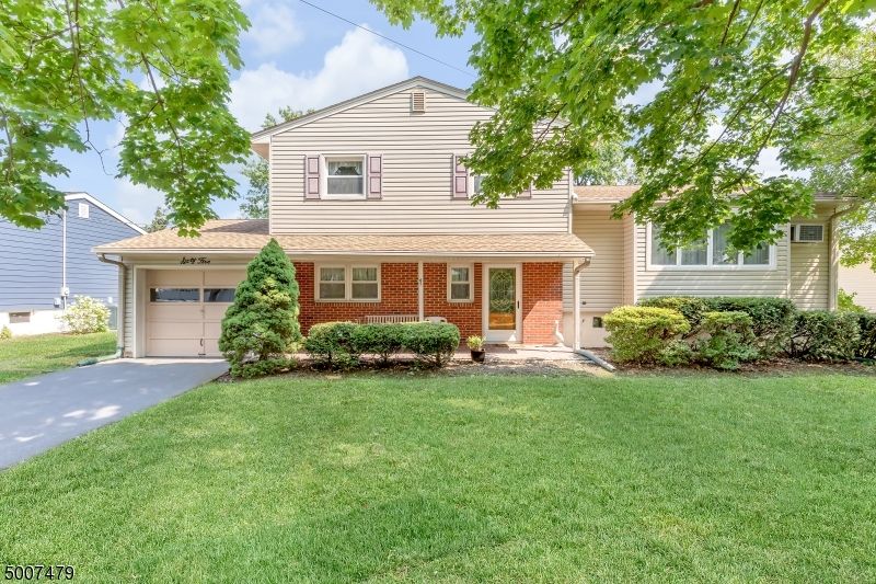 65 Richard St, Clark, NJ 4 Bed, 2 Bath SingleFamily Home 23 Photos