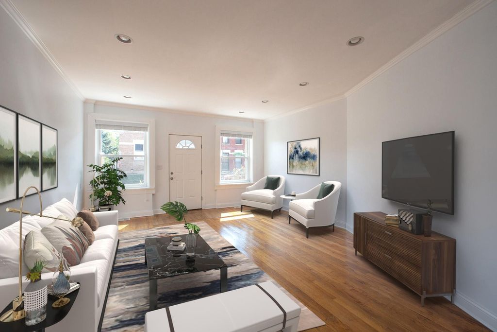 2100 W Race Ave #2, Chicago, IL 60612