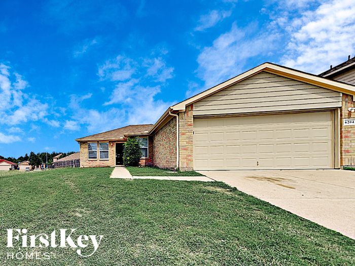 6204 College Way, Dallas, TX 75241