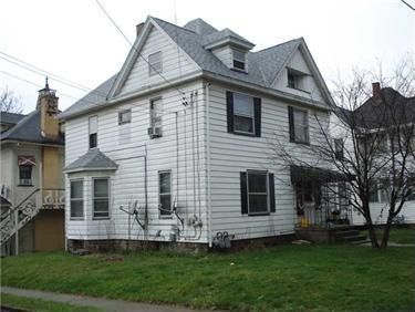 163 N  Oakland Ave, Sharon, PA 16146