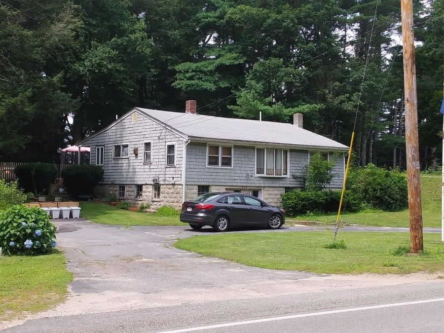 452 South St, Halifax, MA 2 Bed, 1 Bath SingleFamily Home 5 Photos