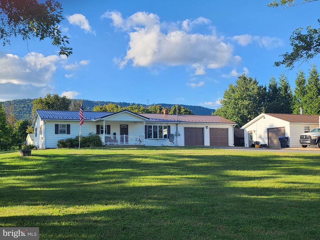 9851 Community Rd, Orrstown, PA 17244