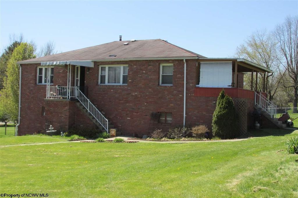 1669 Mary Lou Retton Dr, Fairmont, WV 3 Bed, 2 Bath SingleFamily