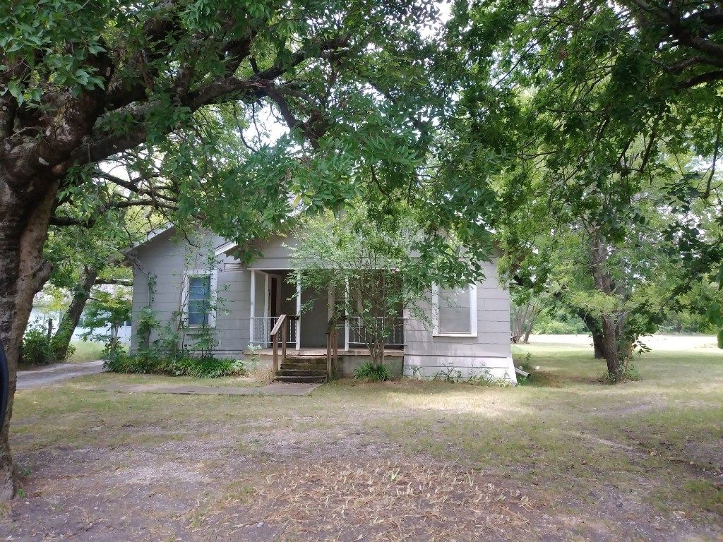 503 S  Carter St, Whitewright, TX 75491