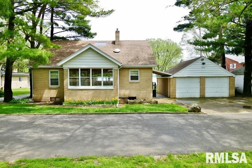 7600 N Galena Rd, Peoria, IL 2 Bed, 2 Bath SingleFamily Home 44