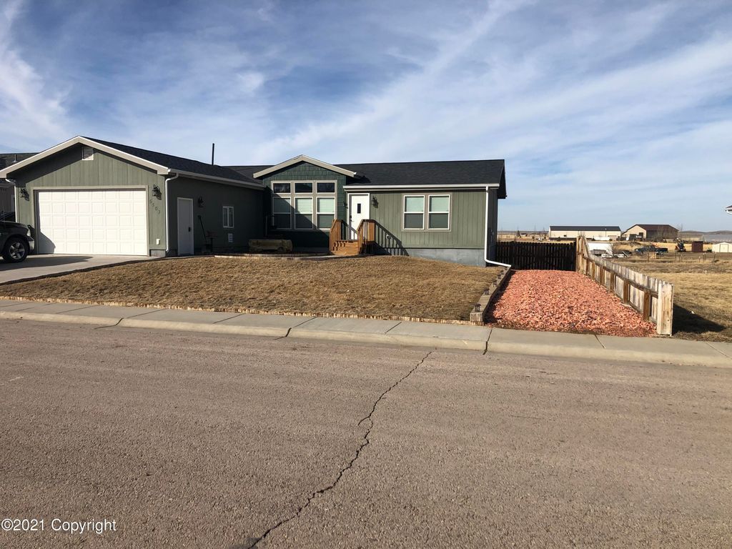 5303 Penny Ln, Gillette, WY 82718