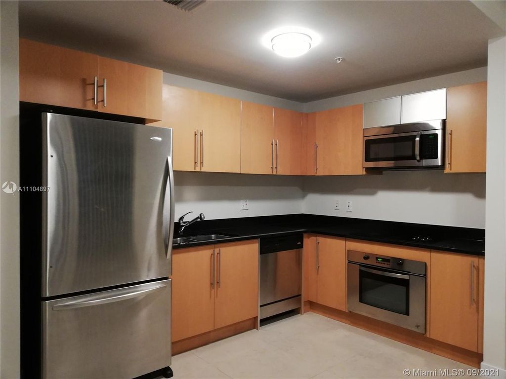 300 S Biscayne Blvd #2803, Miami, FL 33131