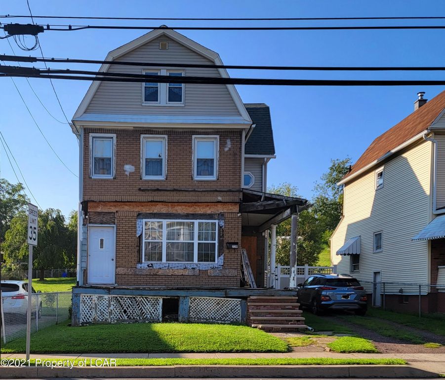 239 S Main St, Hanover Township, PA 18706
