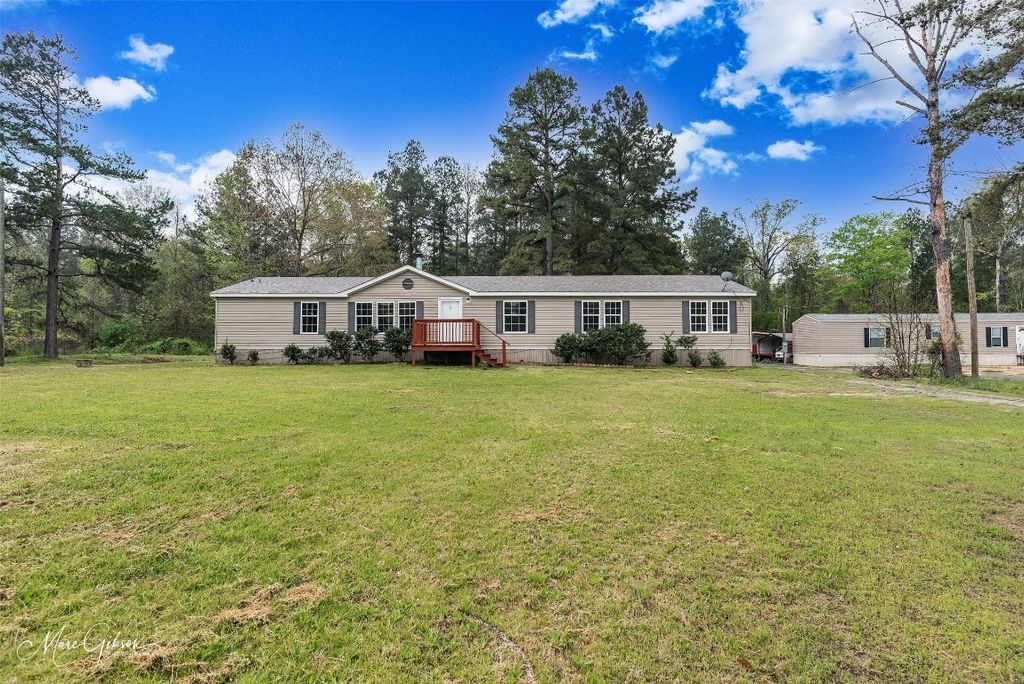 102 Shanee Dr, Gloster, LA 71030