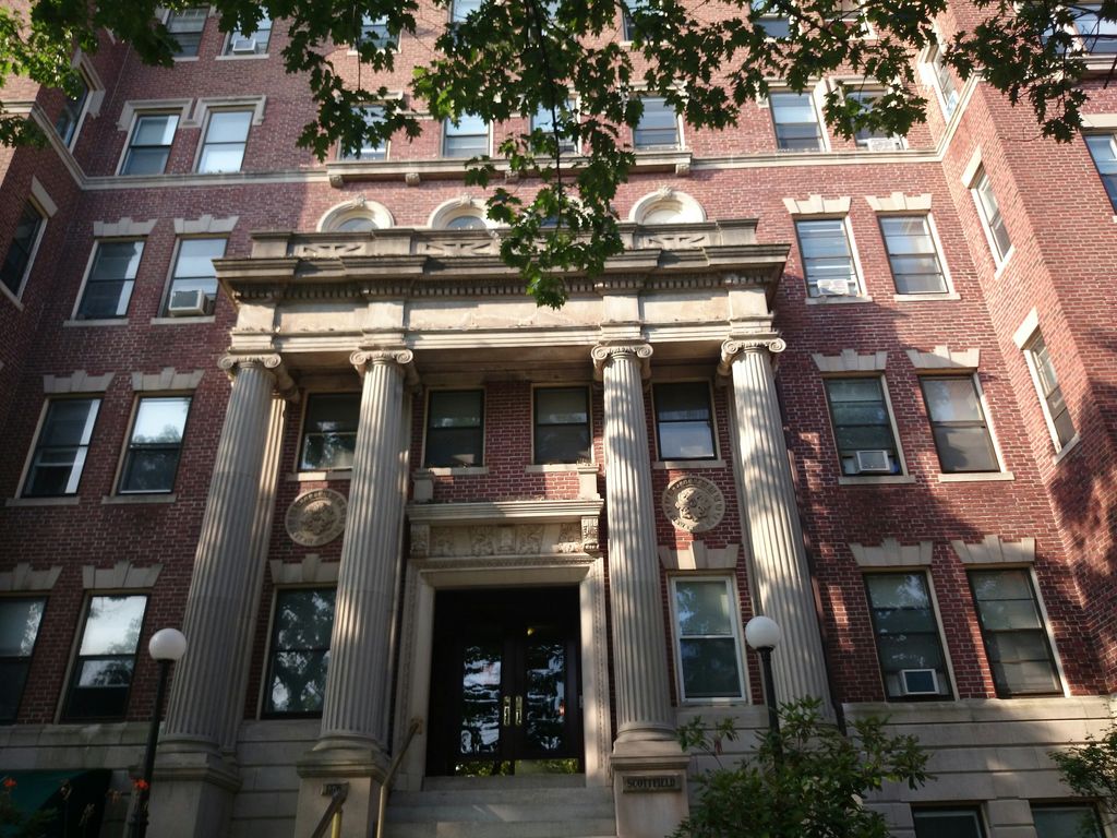 1376 Commonwealth Ave #18, Boston, MA 02134