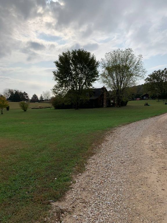 48 Razor Ridge Dr, Van Buren, MO 63965
