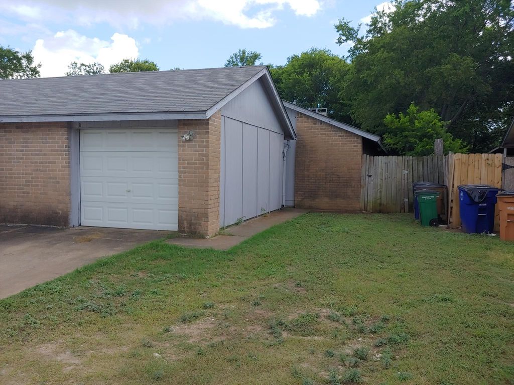 1105 Windy Trl #B, Austin, TX 78758