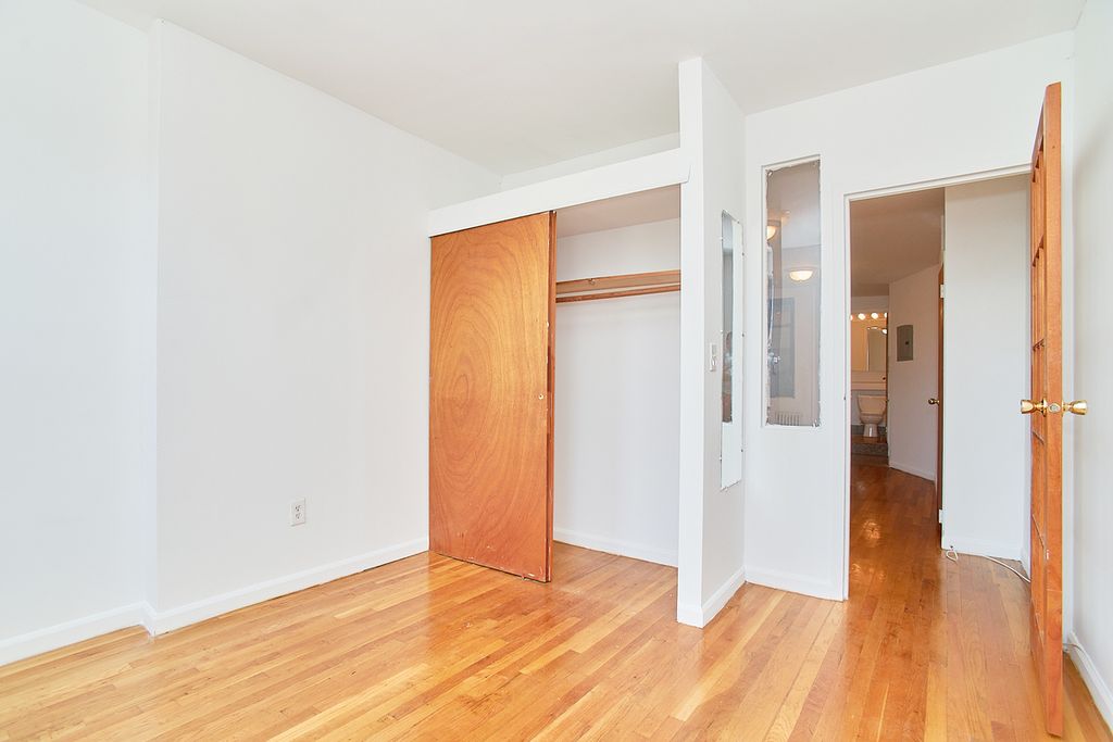 249 E 10th St #6, New York, NY 10009