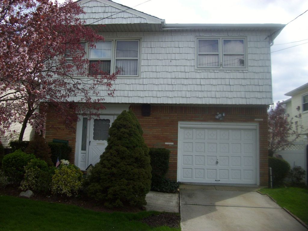 90 W Cedarview Ave, Staten Island, NY 10306 Trulia