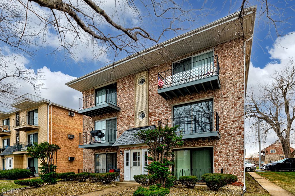 6155 Marshall Ave #202, Chicago Ridge, IL 60415