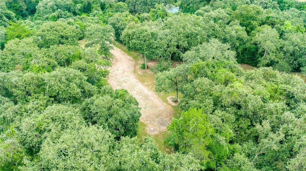 1126 Weishuhn Rd, New Ulm, TX 78950