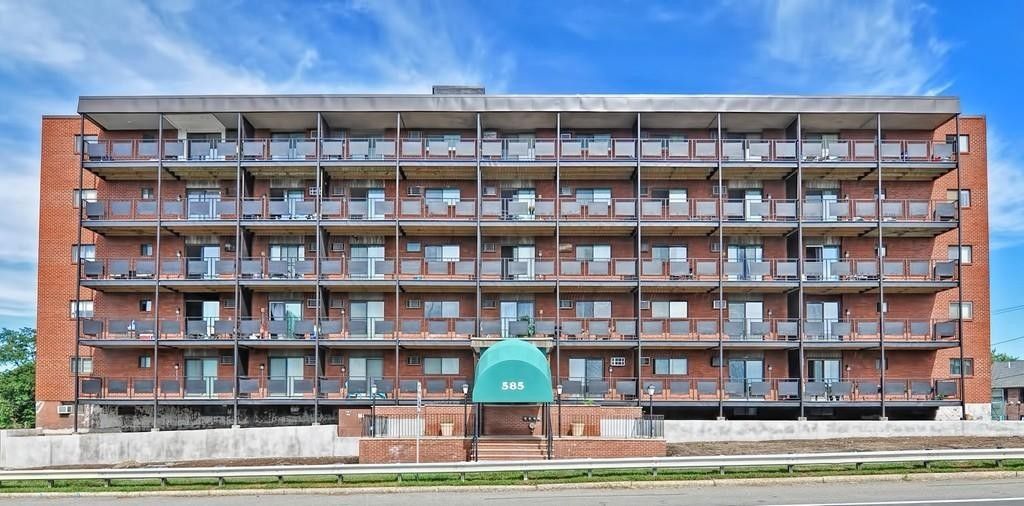 585 Revere Beach Pkwy 104, Revere, MA Studio, 1 Bath
