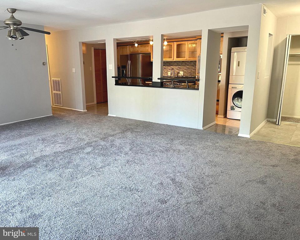 10248 Prince Pl #101, Upper Marlboro, MD 20774