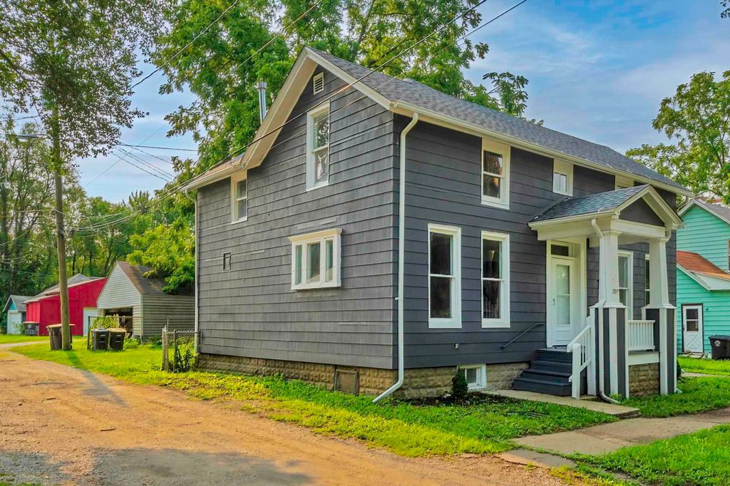 1227 College St, Fort Wayne, IN 46802