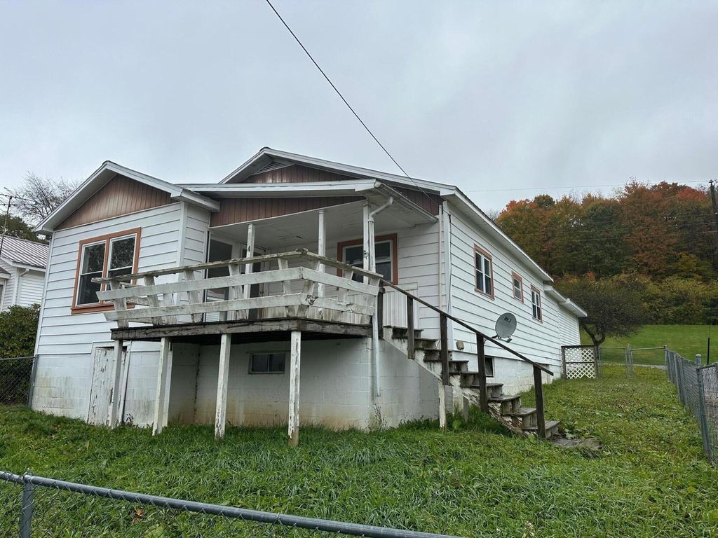 114 Fairview Rd, Quinwood, WV 25981