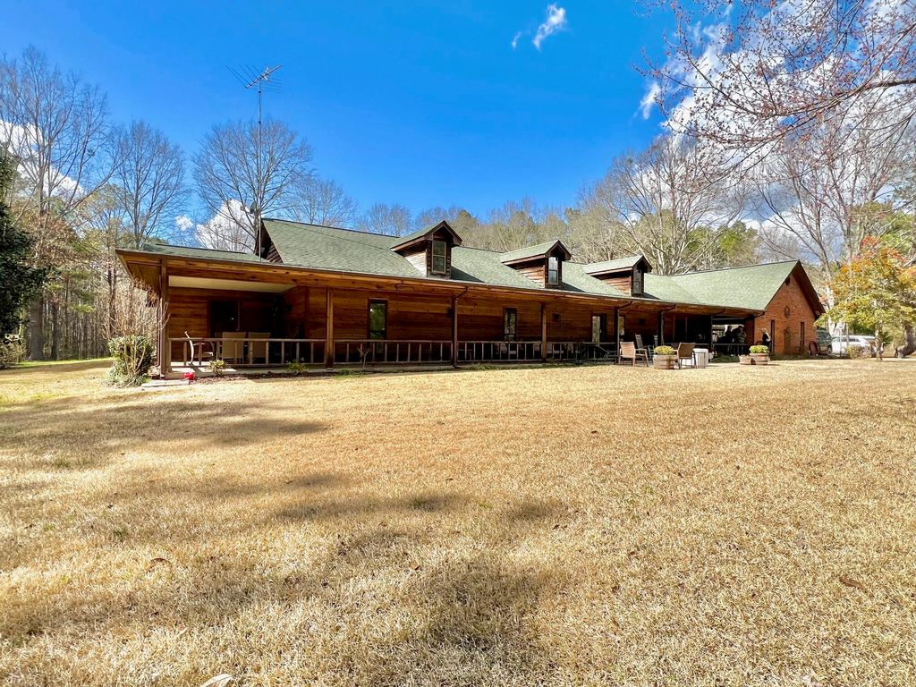 327 County Line Rd, Maben, MS 39750