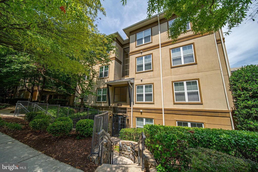 11800 Old Georgetown Rd #1113, North Bethesda, MD 20852