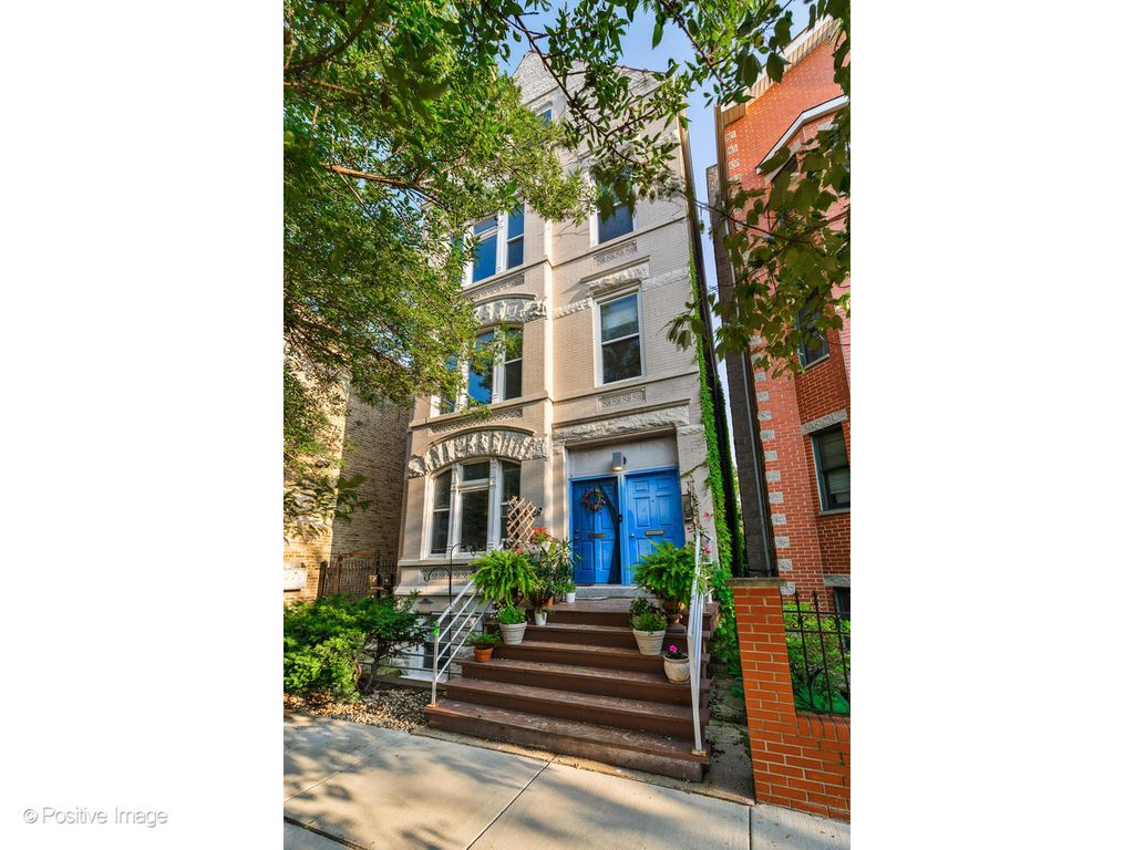 1409 W  Superior St #3R, Chicago, IL 60642