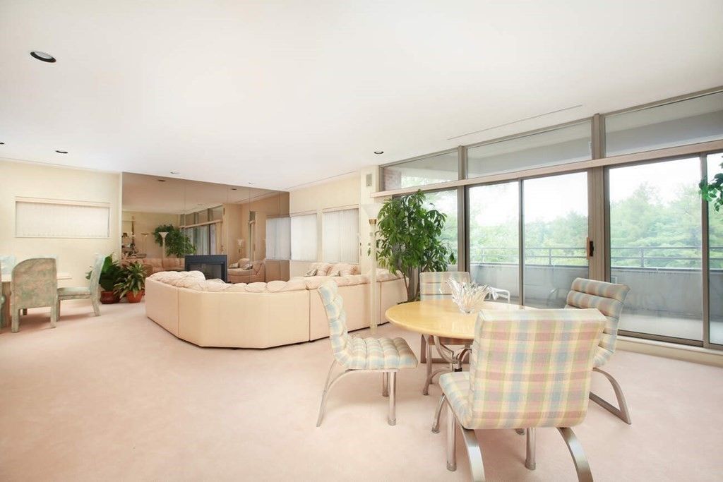 99 Florence St #40-4B, Newton, MA 02467