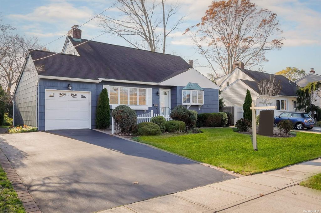 49 Burnage Lane, Babylon, NY 11702 Trulia