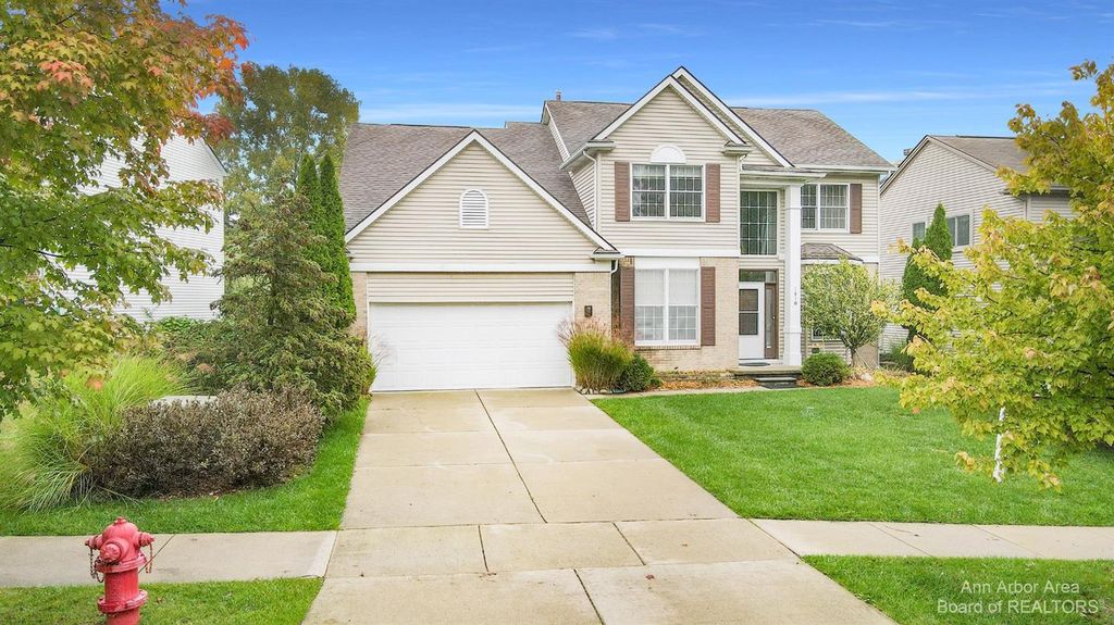 1810 Riverwood Dr, Ann Arbor, MI 48103