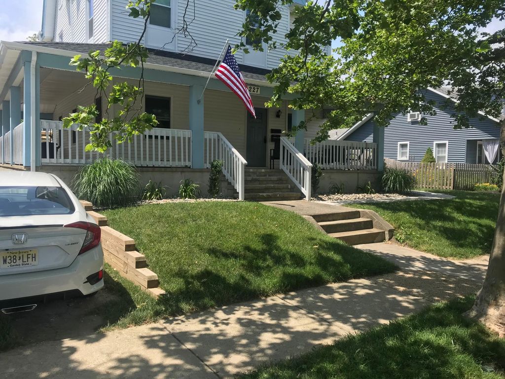 227 16th Ave #1, Belmar, NJ 07719