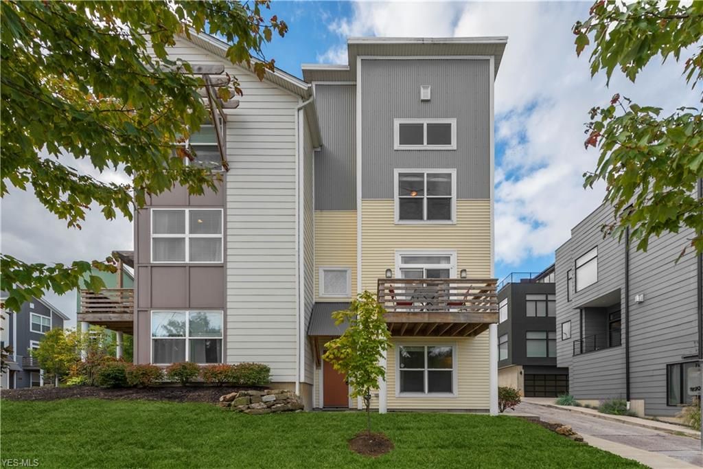 2518 W 7th St, Cleveland, OH 44113 3 Bed, 3 Bath Single