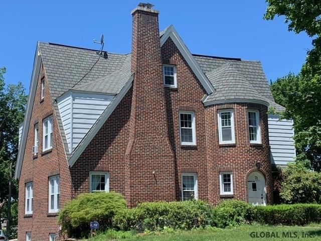 21 24th St, Troy, NY 12180
