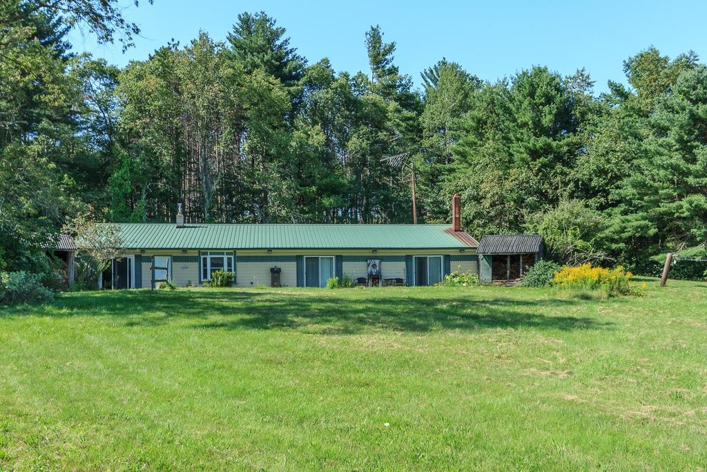 122 Flagg Rd, Rochester, NH 03839
