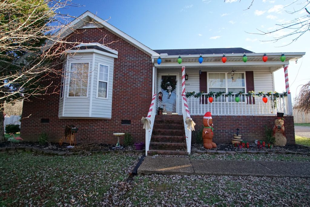 3003 Eagle Dr, Westmoreland, TN 37186