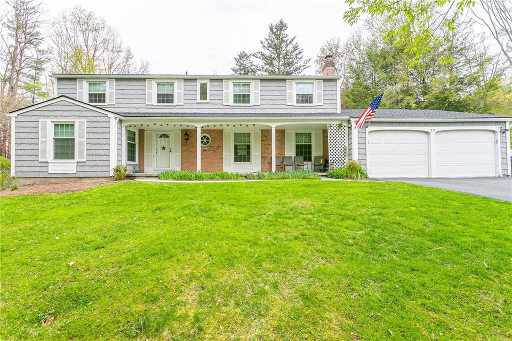10 Pine Cone Dr, Pittsford, NY 14534