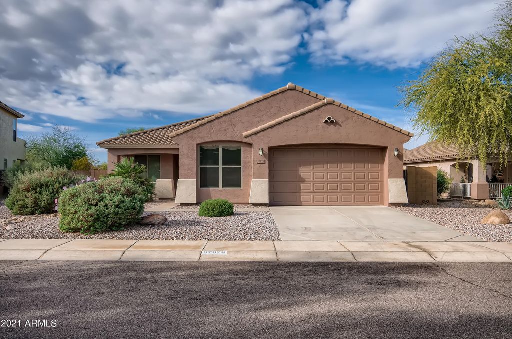 32828 N Cherry Creek Rd, San Tan Valley, AZ 85142
