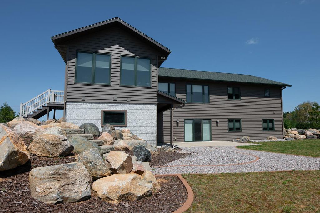 8082 Loon Song Point, Eagle River, WI 54521