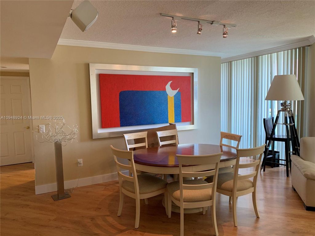 3370 Hidden Bay Dr #712, Aventura, FL 33180