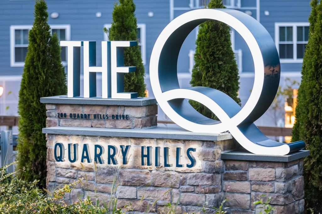 200 Quarry Hills Dr, Quincy, MA 02169