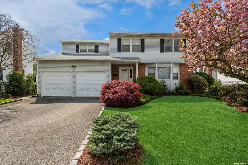 1628 Walnut Avenue, Merrick, NY 11566 | Trulia